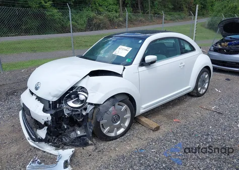 2018 Volkswagen Beetle 2.0T Se z USA, uszkodzony, nr VIN 3VWJD7AT5JM726605
